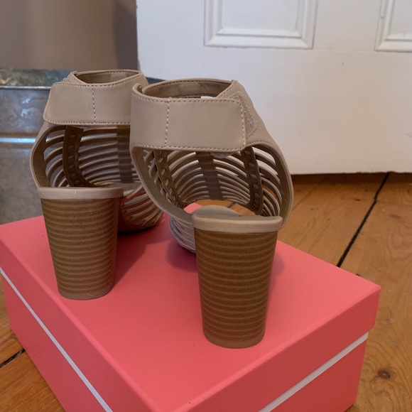 Spring shoes - Picture 2 of 3